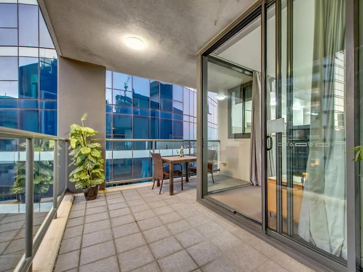 Apartment Cbd Free Parking Pool Balcony Walk To Casino